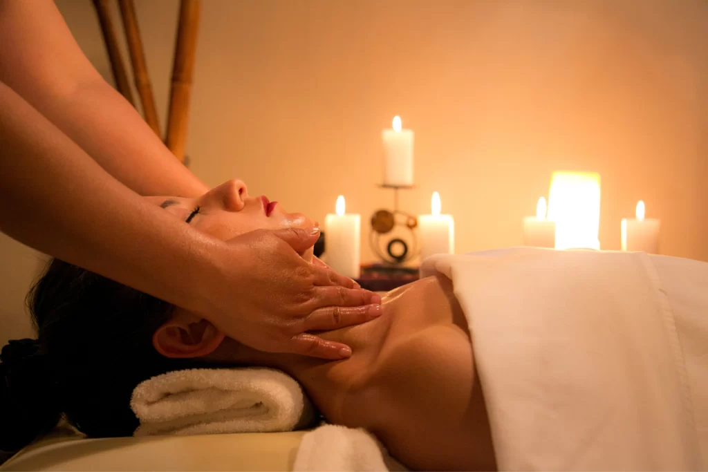 Massage relaxant à l’huile dans un espace calme à Marrakech